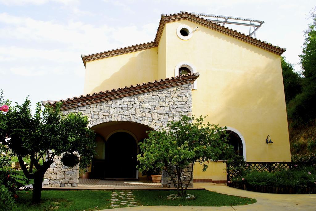 Agriturismo L'Arca Di Anna Brambilla Belvedere Marittimo Exterior photo